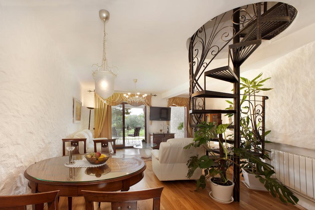 Villa Castello Rausch Valkarin Phòng bức ảnh