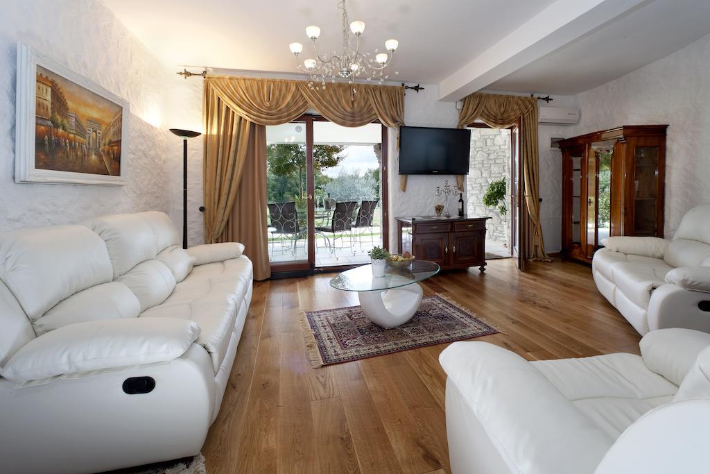 Villa Castello Rausch Valkarin Phòng bức ảnh